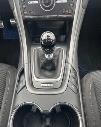 Ford Mondeo cena 57999 przebieg: 134000, rok produkcji 2017 z Szczucin małe 154